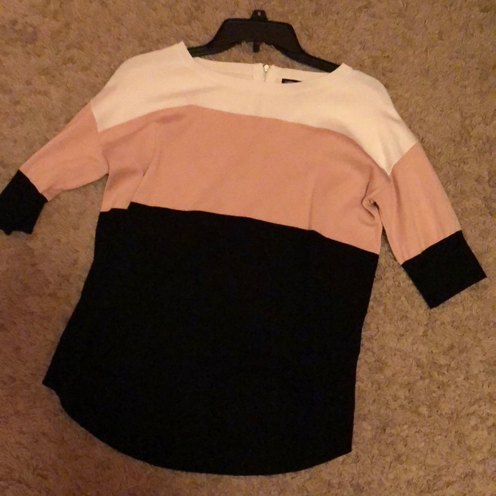 Short sleeve color block sweater